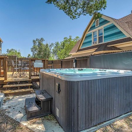 Вілла The Vibrant Victorian Hot Tub & Fire Pit In Occ Колорадо-Спрінгз Екстер'єр фото